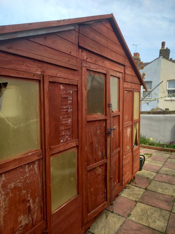 Alistair Lodge Chatham  Exterior photo